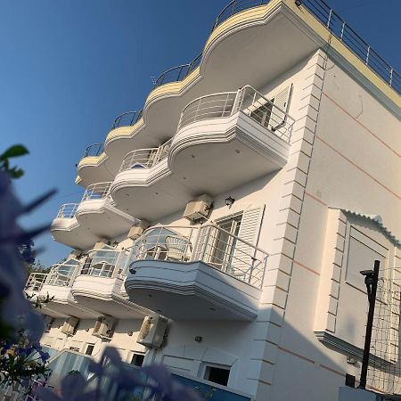 Henardi Apartments Ksamil Exterior foto